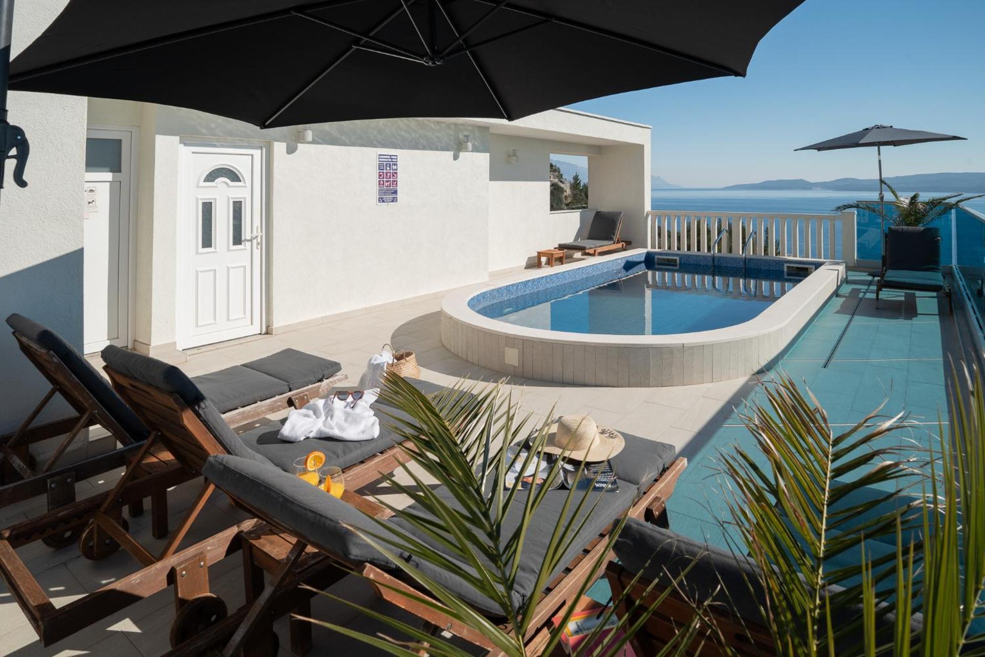 Sunny Hill Apartments With Rooftop Pool Celina Esterno foto
