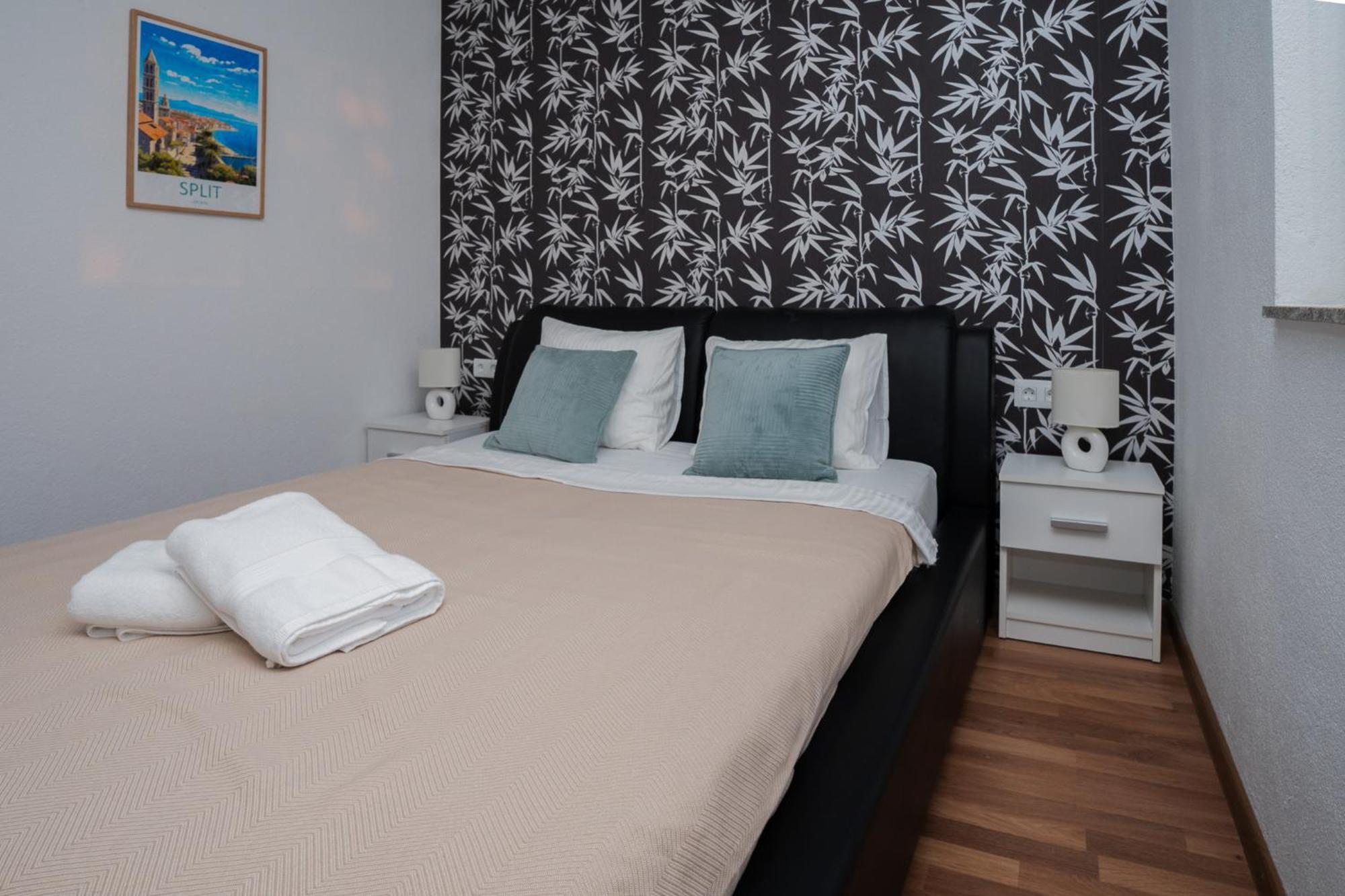 Sunny Hill Apartments With Rooftop Pool Celina Esterno foto