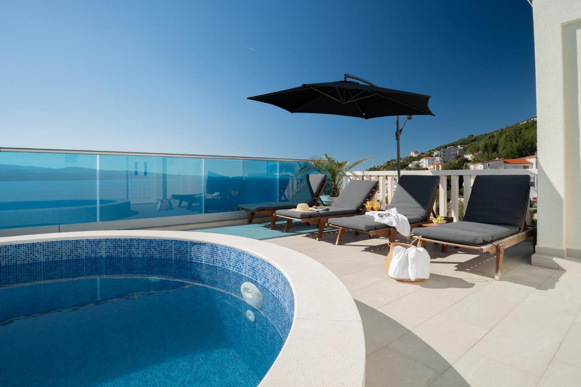 Sunny Hill Apartments With Rooftop Pool Celina Esterno foto