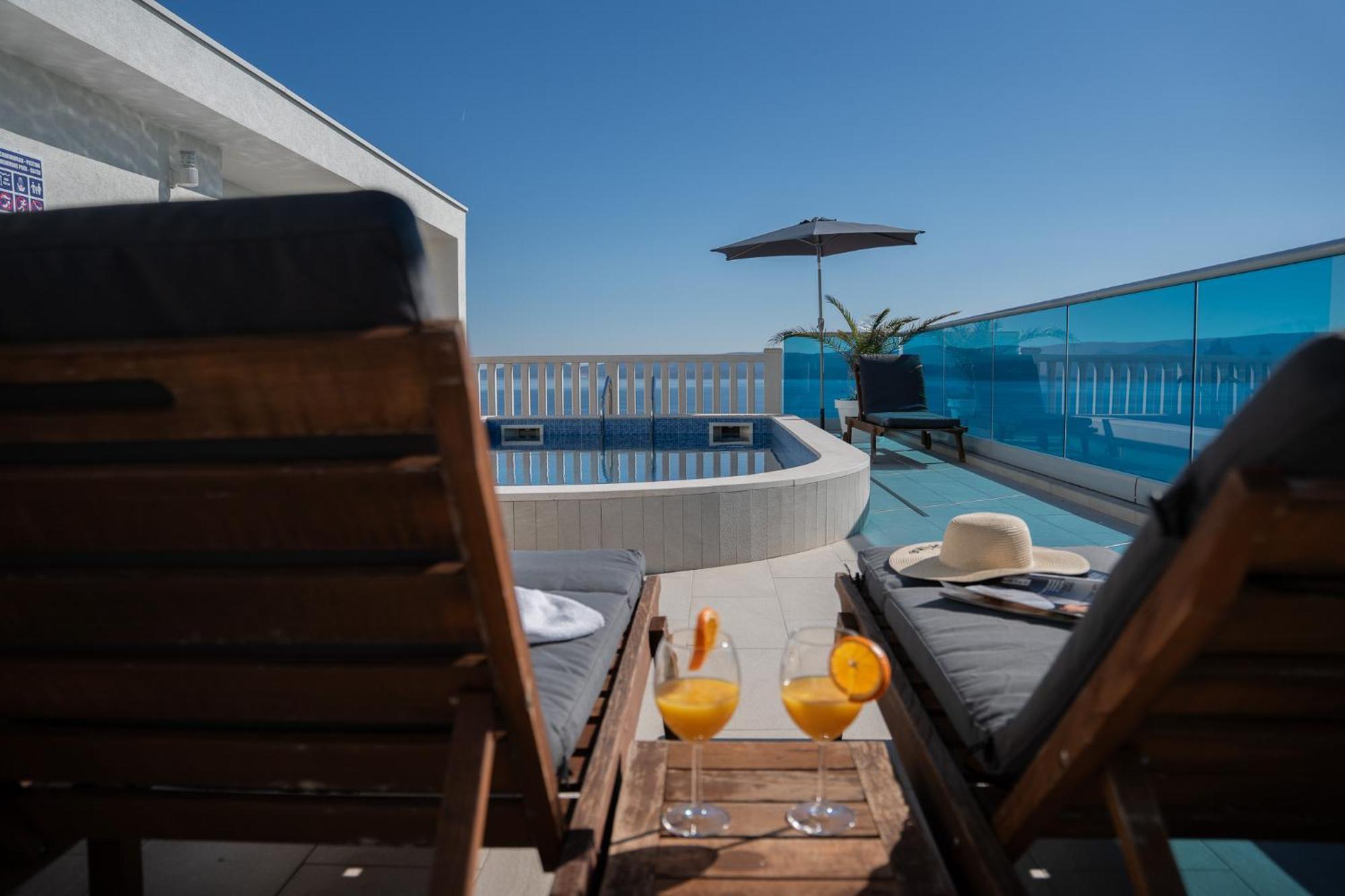 Sunny Hill Apartments With Rooftop Pool Celina Esterno foto